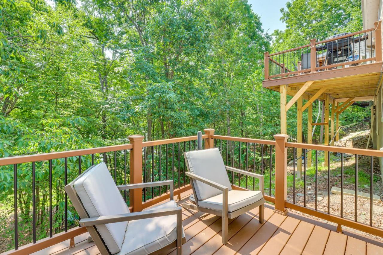 Poconos Retreat With Private Deck And Views East Stroudsburg