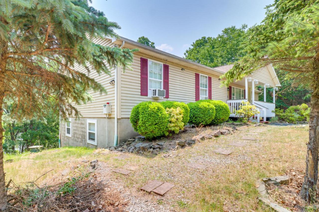 Ferienhaus Poconos Retreat With Private Deck And Views East Stroudsburg